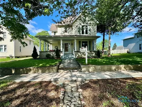 827 N Main St, Fostoria, OH 44830