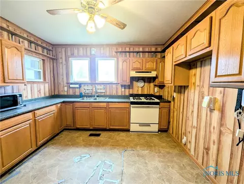 134 S Bell St, Bradner, OH 43406 photo 8