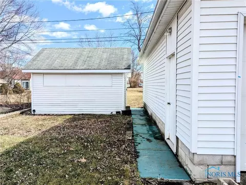 134 S Bell St, Bradner, OH 43406 photo 4