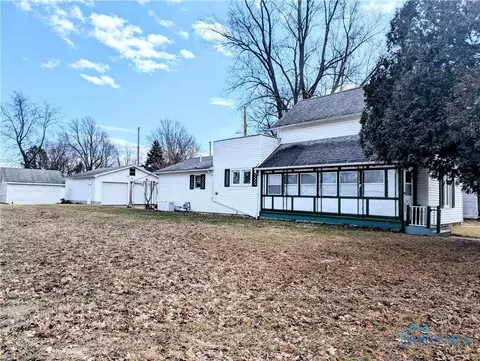 134 S Bell St, Bradner, OH 43406 photo 2