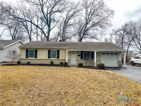 6606 Charlesgate Rd, Sylvania, OH 43560