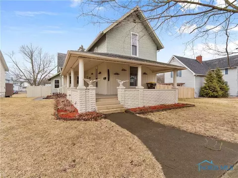 411 E High St, Hicksville, OH 43526