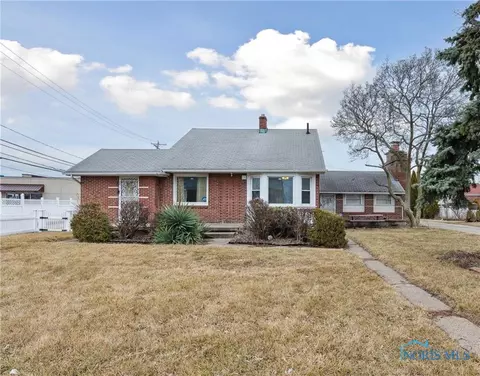 213 E Manhattan Blvd, Toledo, OH 43608