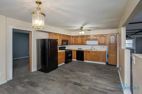 104 Ardsley, Walbridge, OH 43465 photo 8