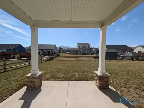 6589 Alexander Dr, Walbridge, OH 43465 photo 4