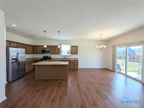 6589 Alexander Dr, Walbridge, OH 43465 photo 7