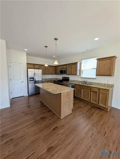 6589 Alexander Dr, Walbridge, OH 43465 photo 8