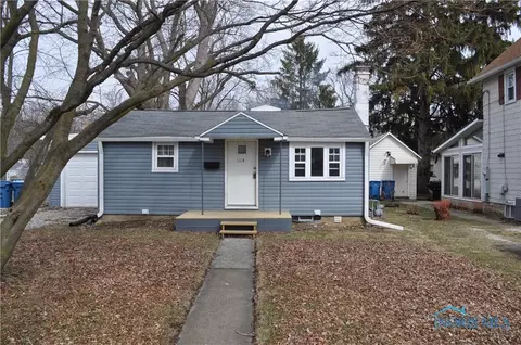 1114 South St, Fremont, OH 43420