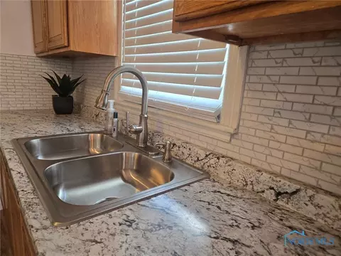 633 Brookley Blvd, Toledo, OH 43607 photo 6