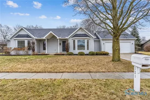 121 Orchard Dr, Lima, OH 45807