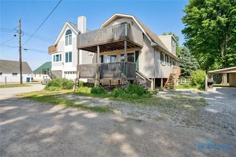 6807 Pearl Ave, Oak Harbor, OH 43449