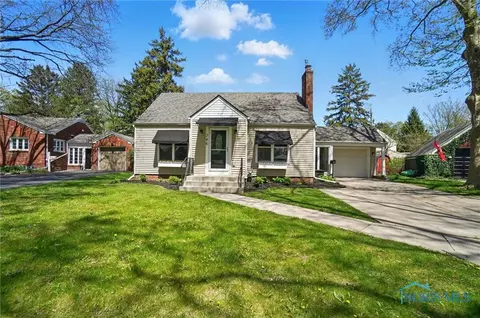 746 E Carisbrook Dr, Maumee, OH 43537