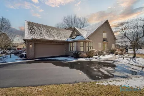 8667 Stone Oak Dr, Holland, OH 43528