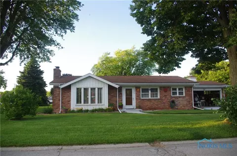 5364 Grosse Point Pkwy, Toledo, OH 43611