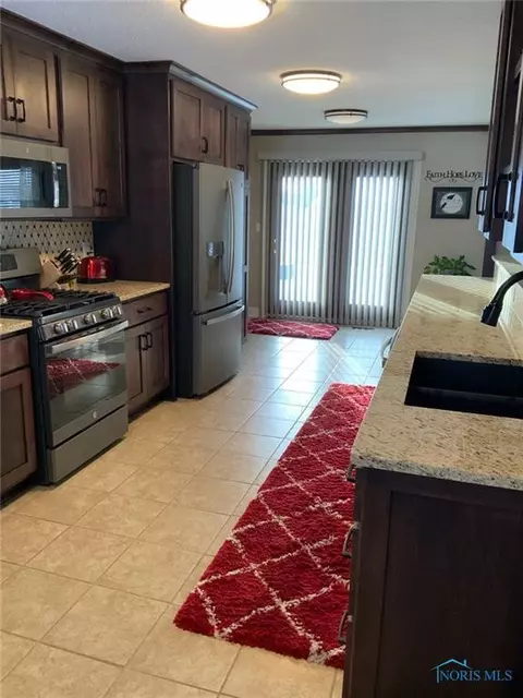 1102 Crestview Ave, Bryan, OH 43506 photo 8
