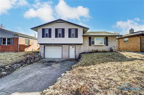 6112 Douglas Rd, Toledo, OH 43613
