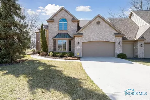 146 Stone Oak Blvd, Holland, OH 43528