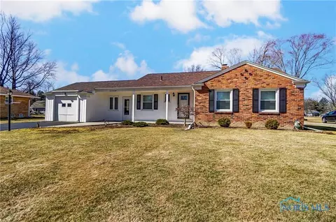 1028 Miller Rd, Northwood, OH 43619