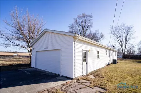 210 N Maple St, Payne, OH 45880 photo 3