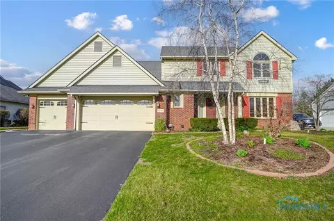 5777 Eagle Trace Dr, Sylvania, OH 43560