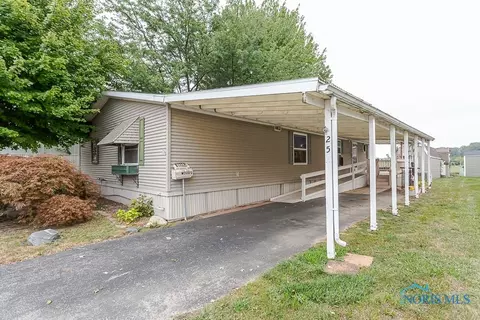 715 S Holland Sylvania Rd #25, Toledo, OH 43615