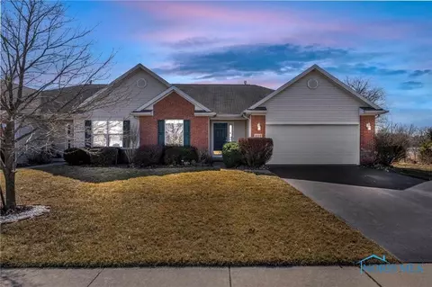214 E Greenwood Dr, Haskins, OH 43525