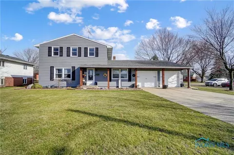 415 Parkwood Dr, Delta, OH 43515