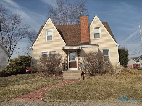 227 N Beech St, Bryan, OH 43506 photo 2