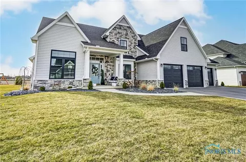 1009 Brampton Park Rd, Perrysburg, OH 43551