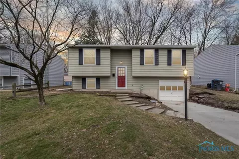 195 Kingswood Trl, Toledo, OH 43615