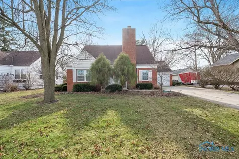 740 Elm St, Perrysburg, OH 43551