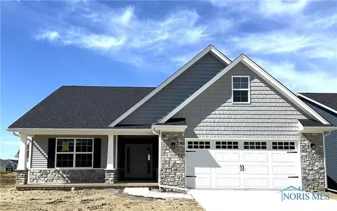 5226 Calistoga Dr, Monclova, OH 43542