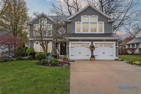 8201 Hidden Forest Dr, Holland, OH 43528