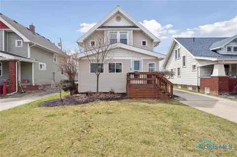 1136 Earlwood Ave, Oregon, OH 43616