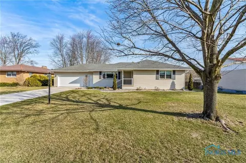 271 Crestview Dr, Tiffin, OH 44883