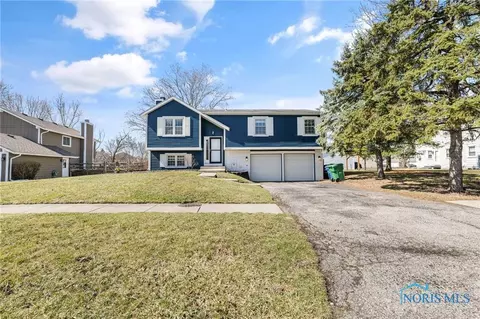 9733 Millcroft Rd, Perrysburg, OH 43551