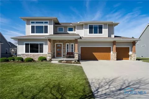 728 Delaware Dr, Perrysburg, OH 43551