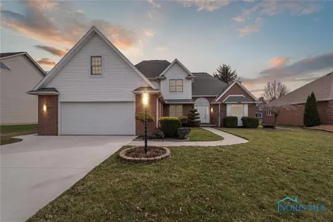 729 Timberview Dr, Findlay, OH 45840