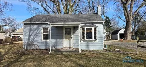 4417 Carl Dr, Maumee, OH 43537
