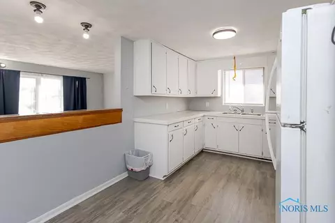 813 N Main St, Bryan, OH 43506 photo 8