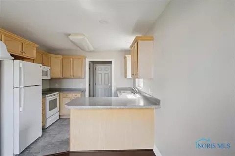 7352 Manatee Ct, Maumee, OH 43537 photo 12