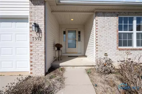7352 Manatee Ct, Maumee, OH 43537 photo 2
