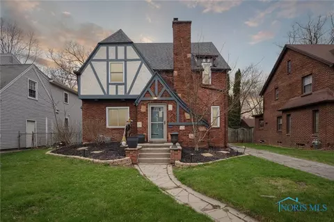 2518 Cheltenham Rd, Toledo, OH 43606