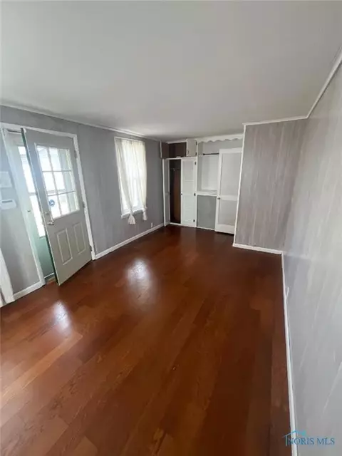 113 E Harrison St, Maumee, OH 43537 photo 7