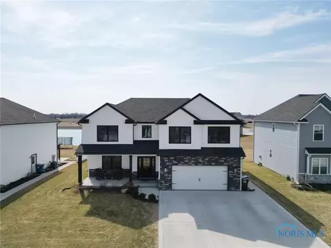 9827 Falconwood Ct, Sylvania, OH 43560