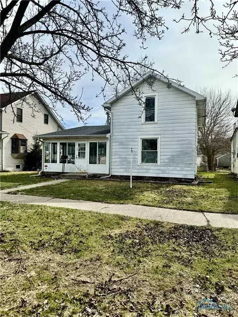 135 W Elm St, Deshler, OH 43516