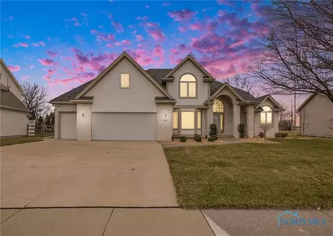 5828 Bear Creek Dr, Sylvania, OH 43560