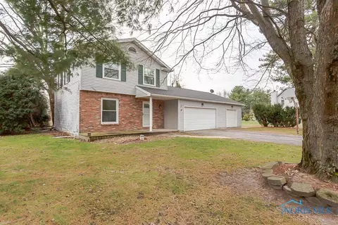 8226 Woodbrier Ln, Grand Rapids, OH 43522