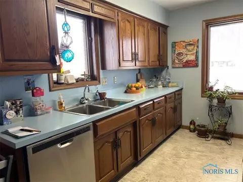 1221 Barrister Dr, Bryan, OH 43506 photo 5