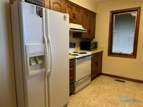 1221 Barrister Dr, Bryan, OH 43506 photo 11